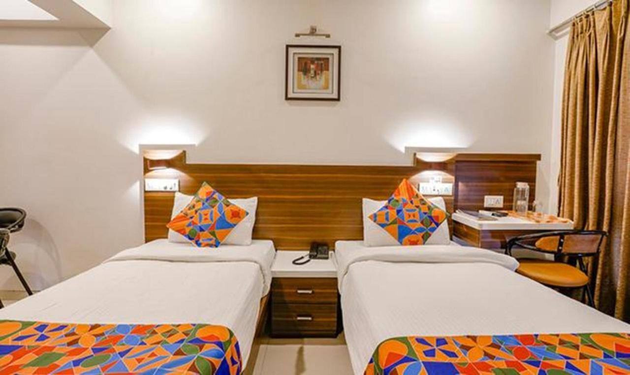 Srikrishna Paradise Hotel Thane Navi Mumbai 外观 照片
