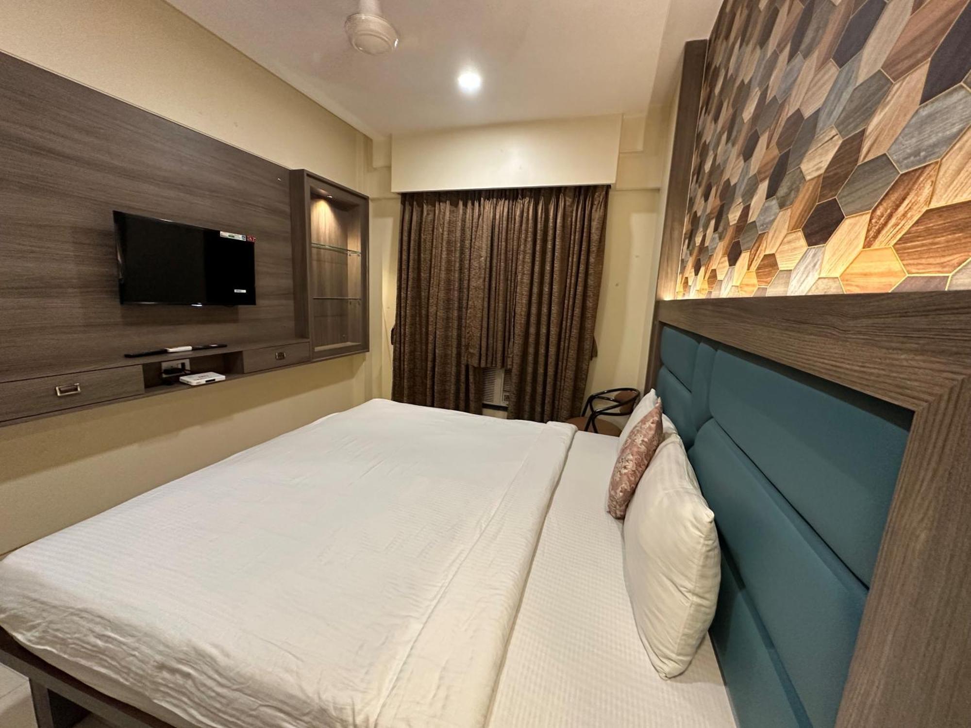 Srikrishna Paradise Hotel Thane Navi Mumbai 外观 照片