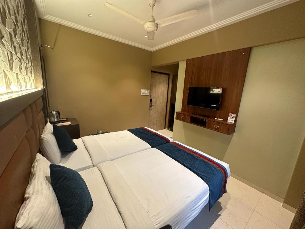 Srikrishna Paradise Hotel Thane Navi Mumbai 外观 照片