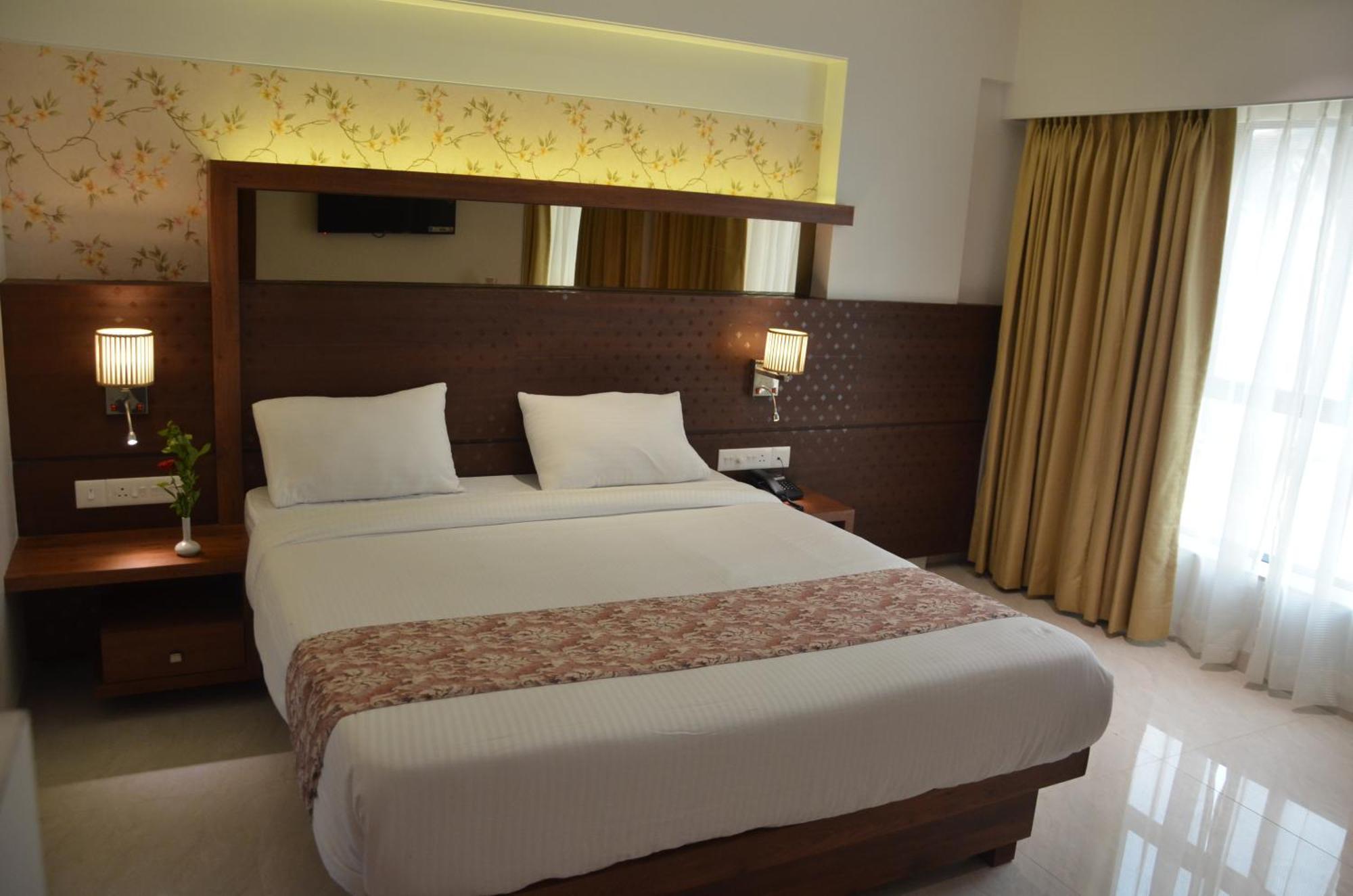 Srikrishna Paradise Hotel Thane Navi Mumbai 外观 照片